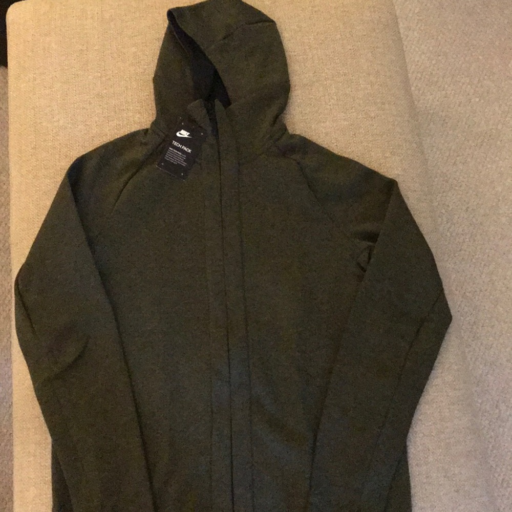 NWT Dark Green Nike Tech Fleece Zip Up